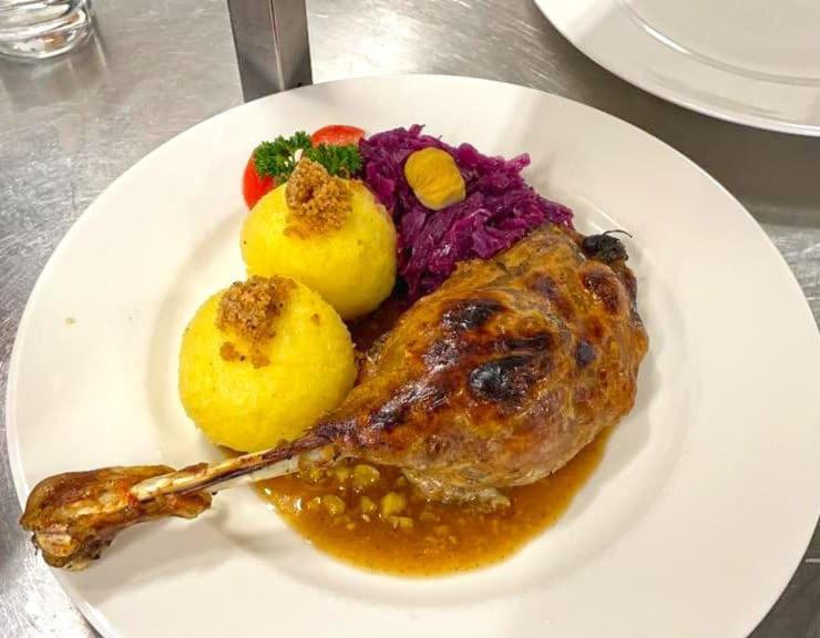 Hotel Und Restaurant Nehrener Hof Zewnętrze zdjęcie