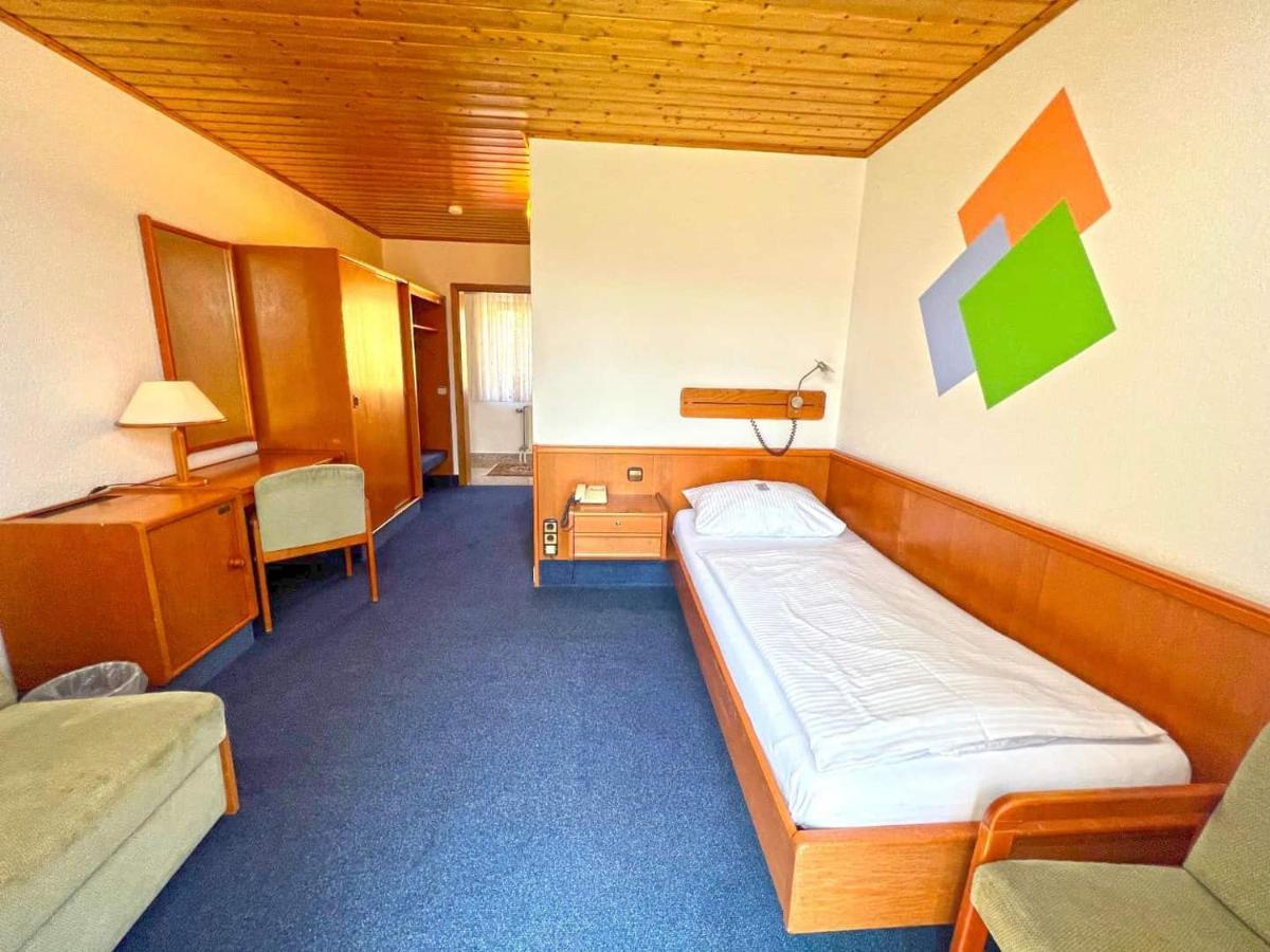 Hotel Und Restaurant Nehrener Hof Zewnętrze zdjęcie